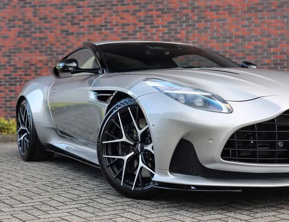 Aston Martin DB12 Coupé | Aluminite Silver 09/2023-photo-5
