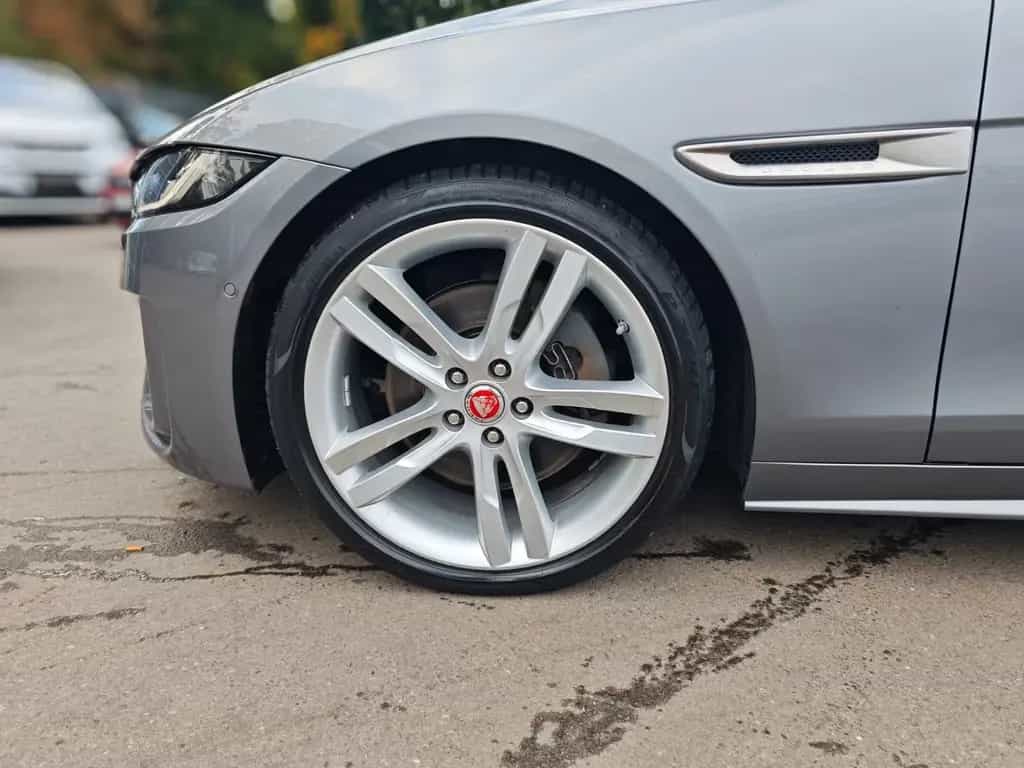 Jaguar XE 2.0d R-DYNAMIC S*CARPLAY*NAVI*SHZ*VOLL-LED* 04/2021-photo-10