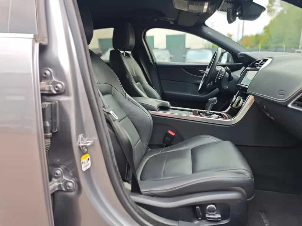 Jaguar XE 2.0d R-DYNAMIC S*CARPLAY*NAVI*SHZ*VOLL-LED* 04/2021-photo-14