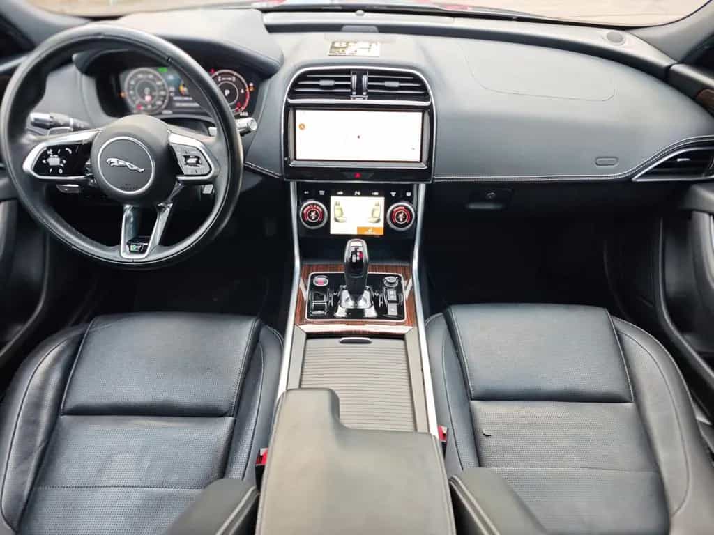 Jaguar XE 2.0d R-DYNAMIC S*CARPLAY*NAVI*SHZ*VOLL-LED* 04/2021-photo-18