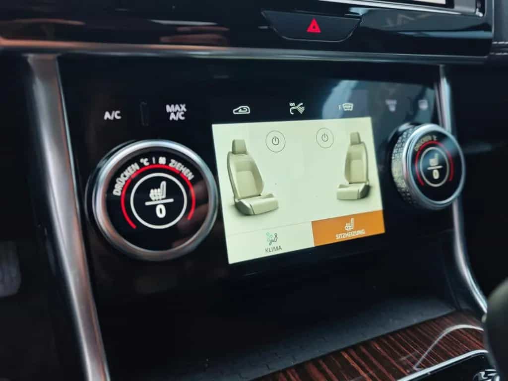 Jaguar XE 2.0d R-DYNAMIC S*CARPLAY*NAVI*SHZ*VOLL-LED* 04/2021-photo-24