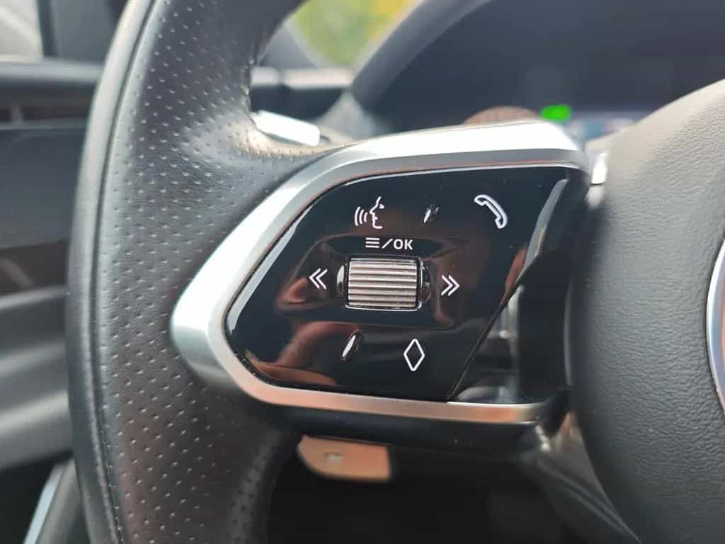Jaguar XE 2.0d R-DYNAMIC S*CARPLAY*NAVI*SHZ*VOLL-LED* 04/2021-photo-27