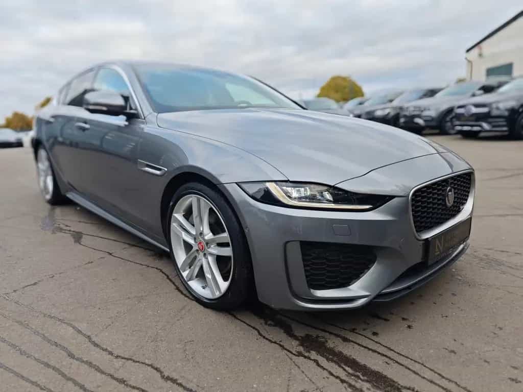 Jaguar XE 2.0d R-DYNAMIC S*CARPLAY*NAVI*SHZ*VOLL-LED* 04/2021-photo-3