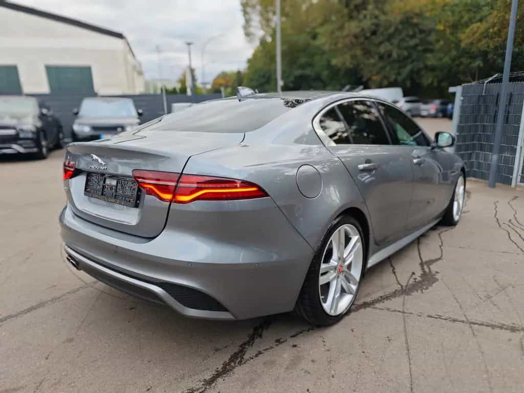 Jaguar XE 2.0d R-DYNAMIC S*CARPLAY*NAVI*SHZ*VOLL-LED* 04/2021-photo-5