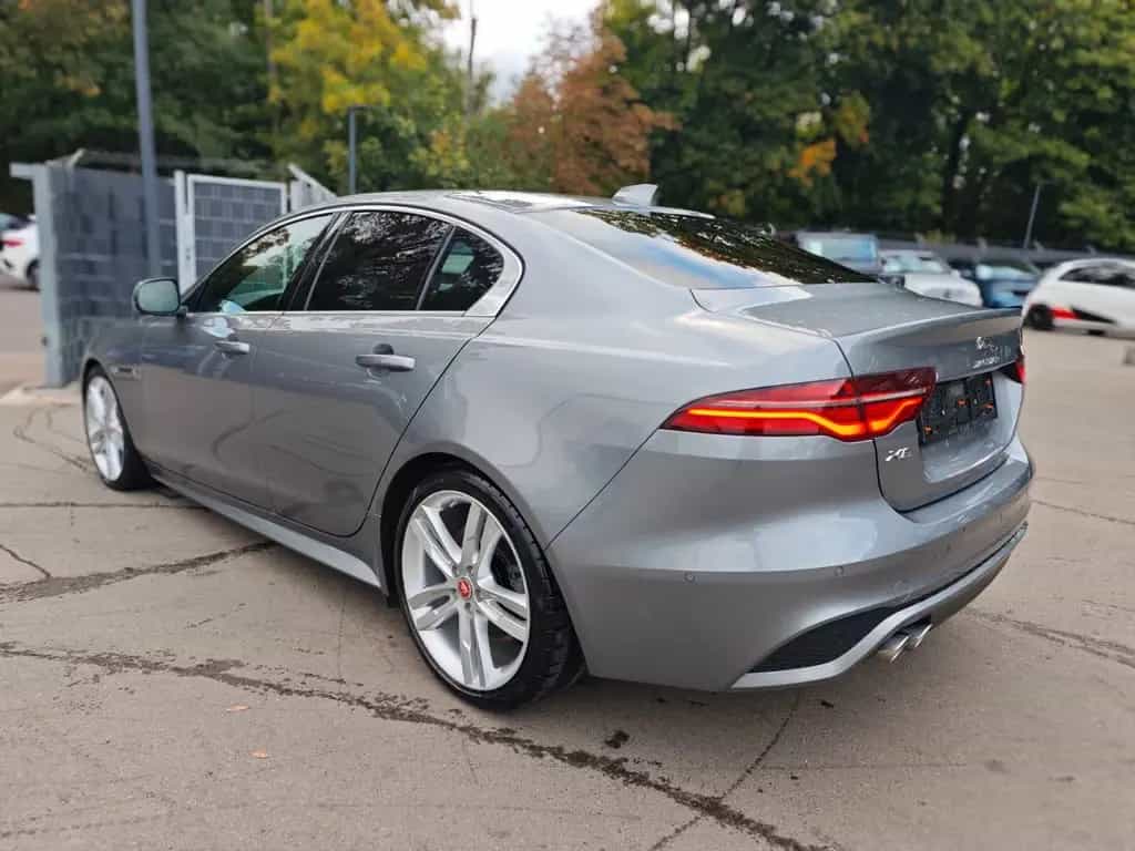Jaguar XE 2.0d R-DYNAMIC S*CARPLAY*NAVI*SHZ*VOLL-LED* 04/2021-photo-7