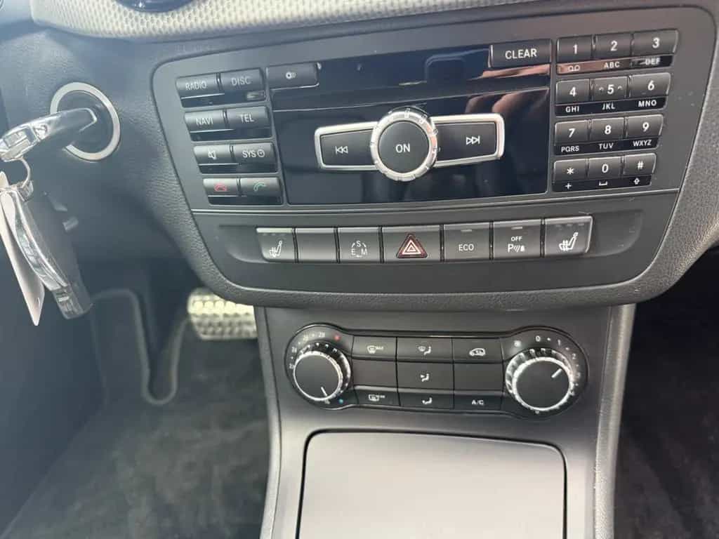 Mercedes-Benz B-Class 180 Automatik Navi Klima LED AHK 08/2014-photo-18