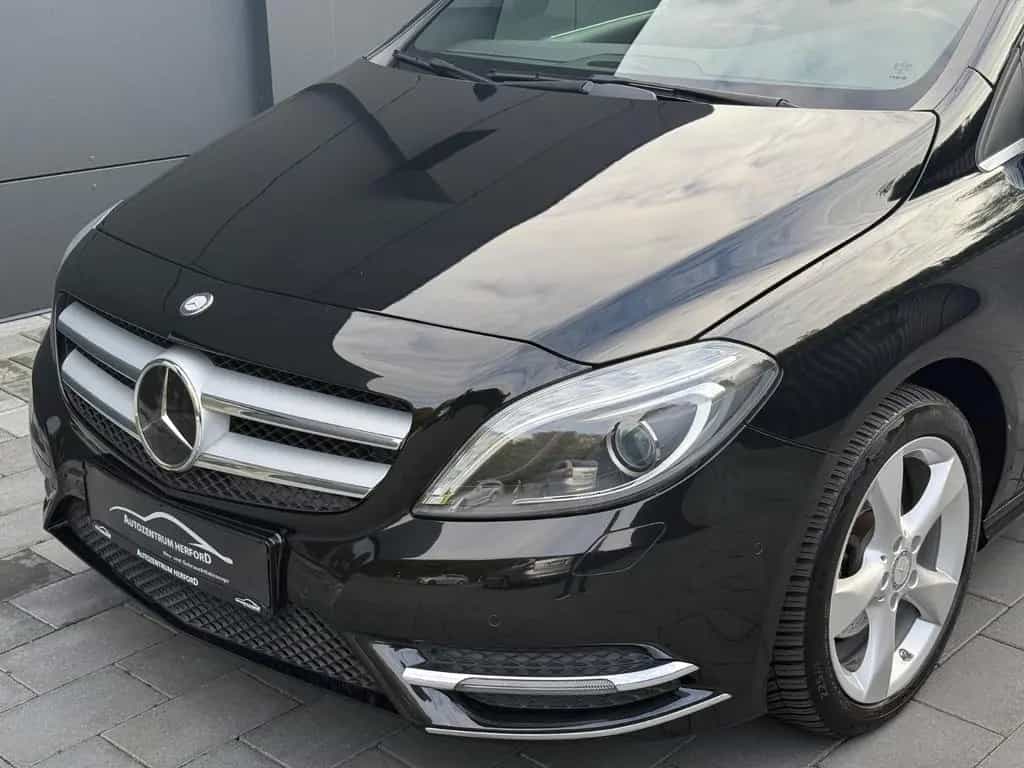 Mercedes-Benz B-Class 180 Automatik Navi Klima LED AHK 08/2014-photo-2