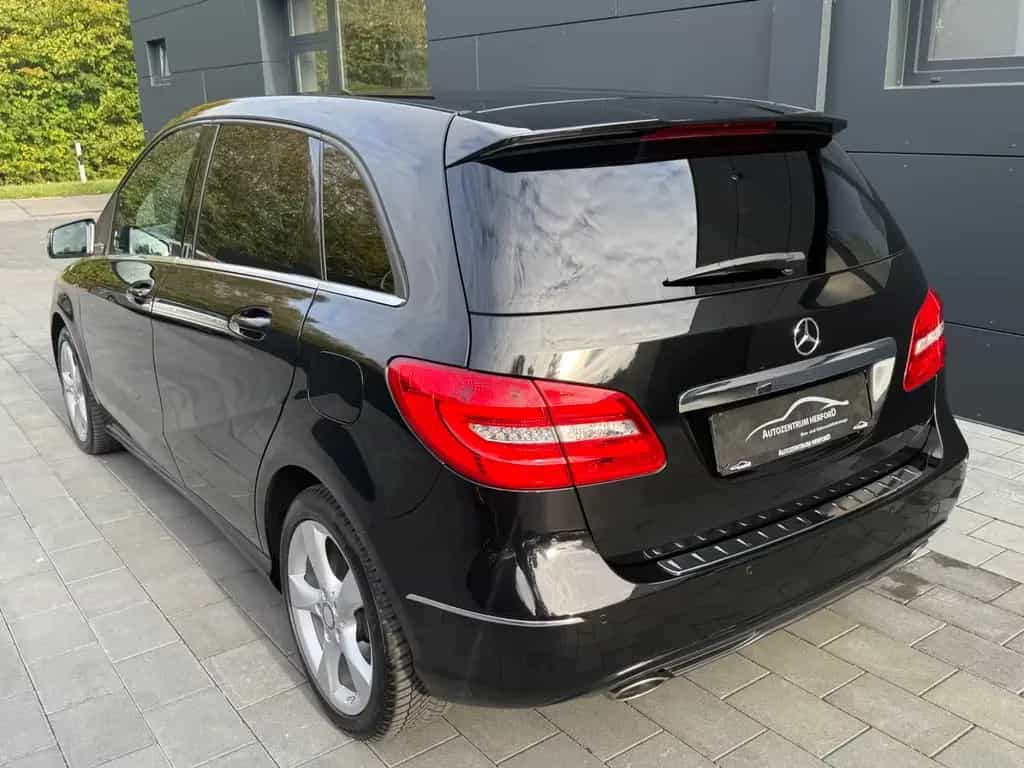Mercedes-Benz B-Class 180 Automatik Navi Klima LED AHK 08/2014-photo-4