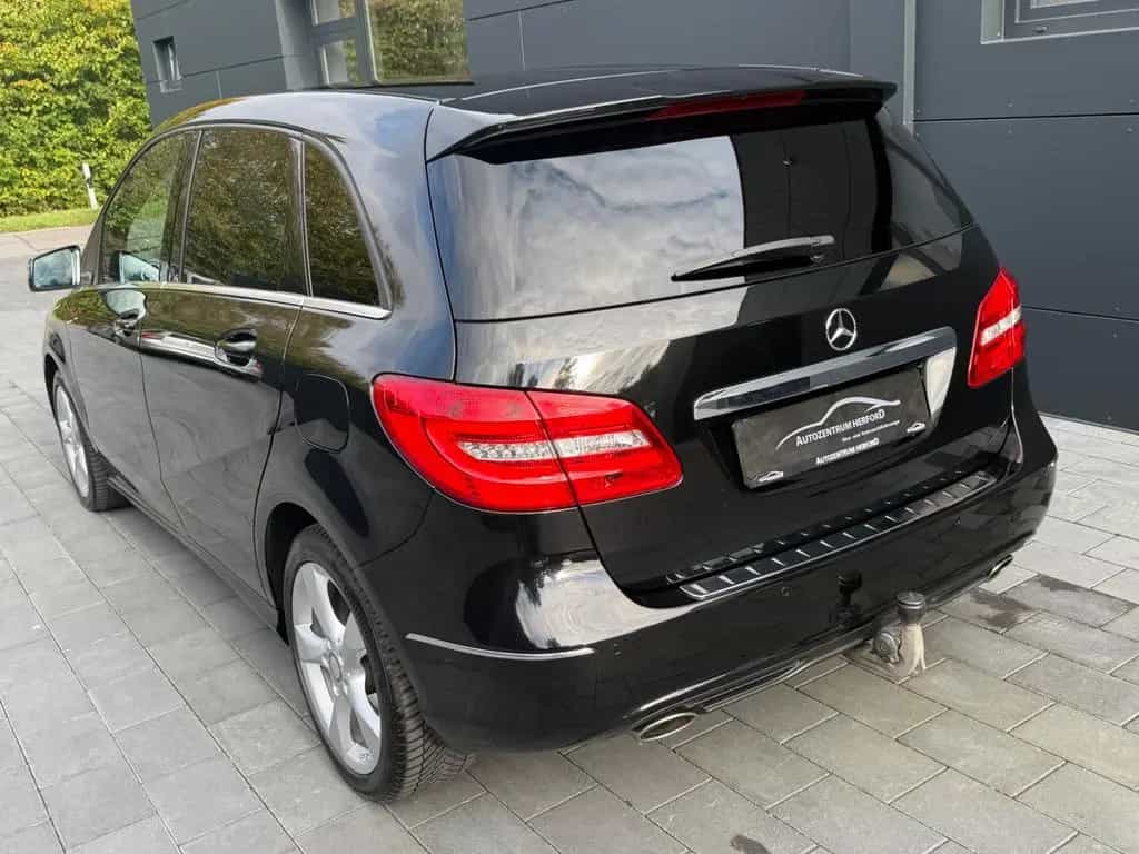 Mercedes-Benz B-Class 180 Automatik Navi Klima LED AHK 08/2014-photo-6