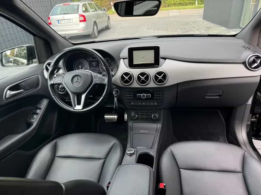 Mercedes-Benz B-Class 180 Automatik Navi Klima LED AHK 08/2014-photo-9