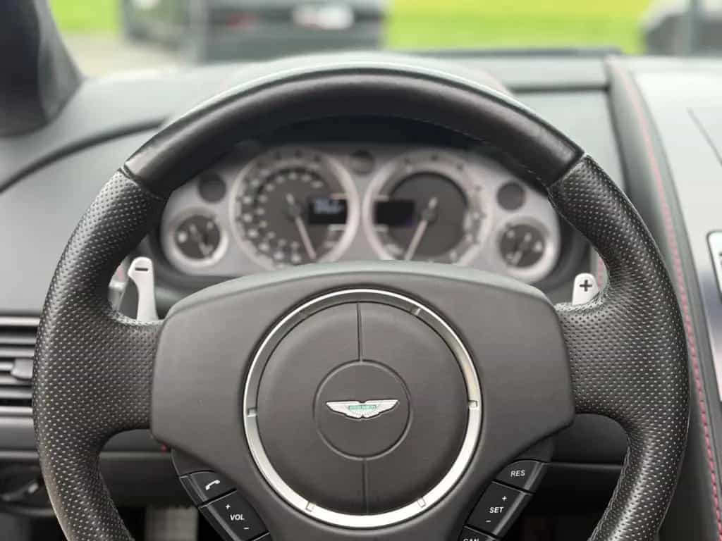 Aston Martin V8 Vantage Roadster 4.7l SPORTSHIFT SPORTABGAS 08/2011-photo-16