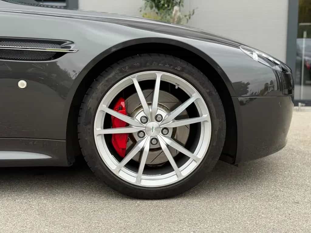 Aston Martin V8 Vantage Roadster 4.7l SPORTSHIFT SPORTABGAS 08/2011-photo-2