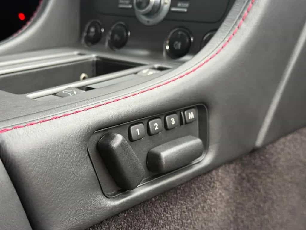 Aston Martin V8 Vantage Roadster 4.7l SPORTSHIFT SPORTABGAS 08/2011-photo-22