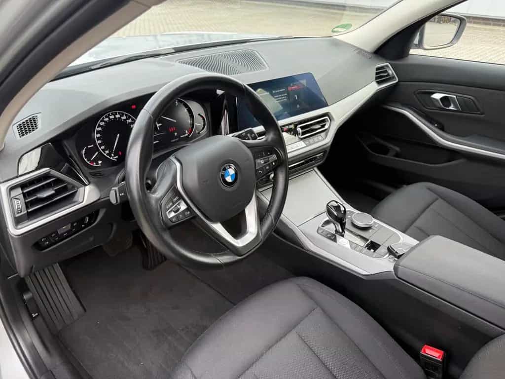 BMW 320 d Touring Automatik - 05/2020-photo-2