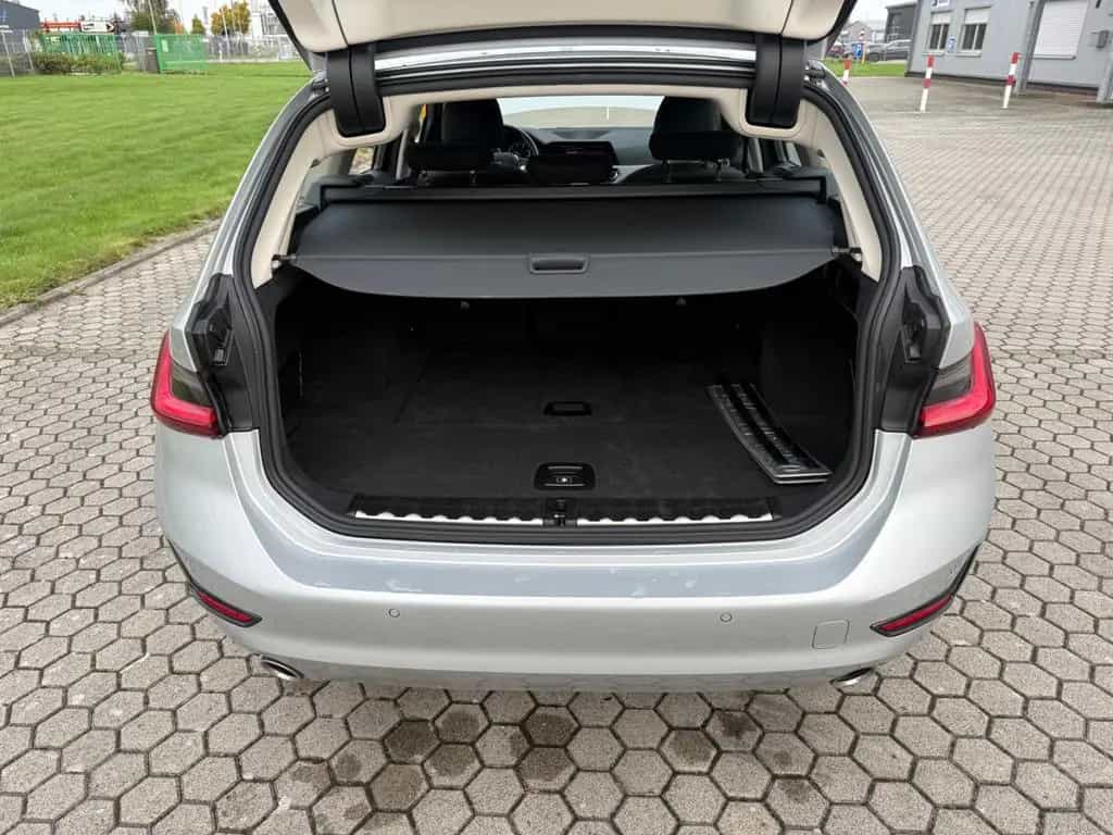 BMW 320 d Touring Automatik - 05/2020-photo-8