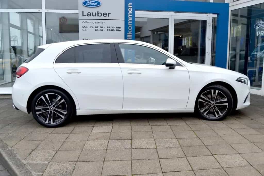 Mercedes-Benz A-Class 220 Edition 19 Automatik AutoAC Navi Park-Ass 02/2020-photo-4