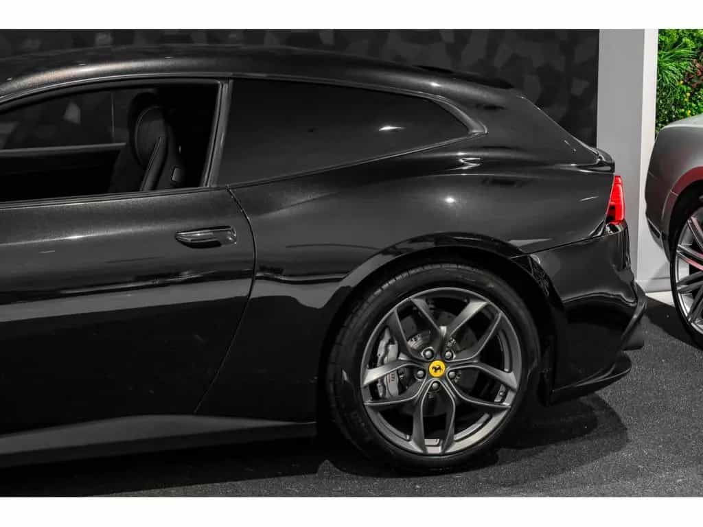 Ferrari GTC4Lusso V8 - NERO DAYTONA 05/2018-photo-28
