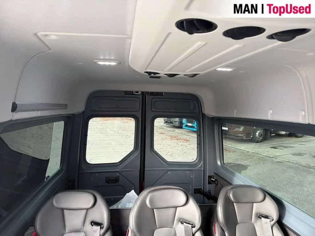 MAN TGE 3.180 4X2F,VIP-Kombi,El.Schiebetüren,AHK 05/2024-photo-13