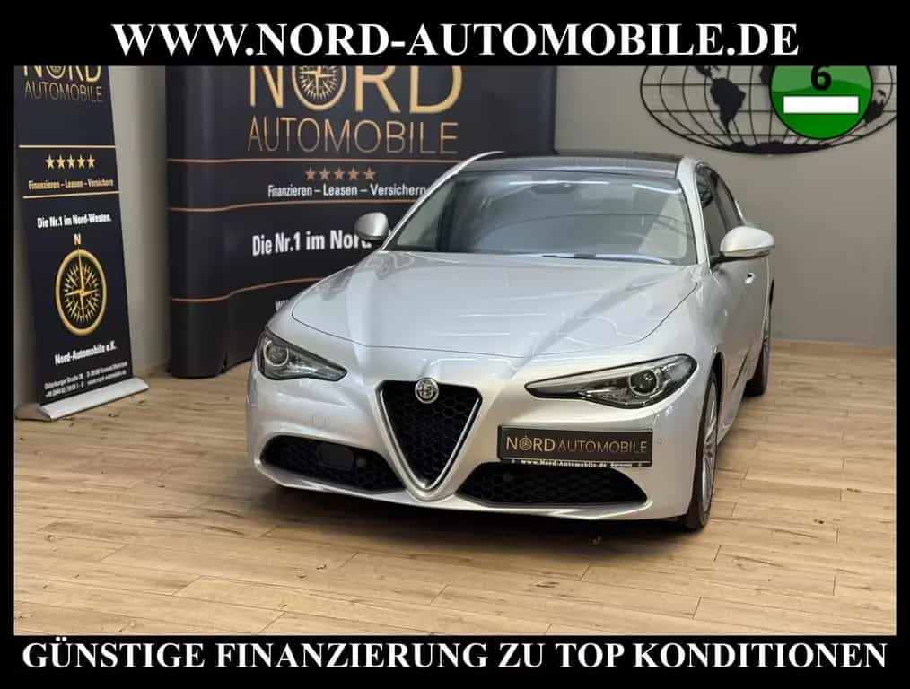 Alfa Romeo Giulia 2.2 JTDM LUSSO TI *PANO*LEDER*ACC*UPE:56* 10/2021-photo-0