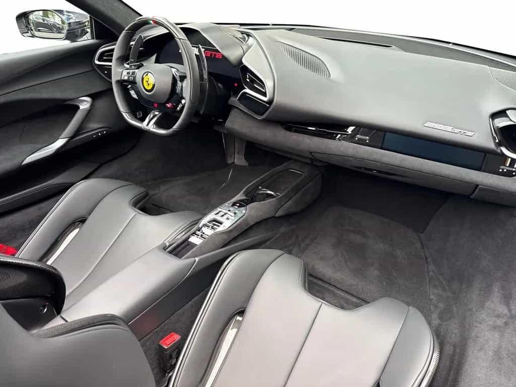 Ferrari 296 GTS *Embleme*Navi*PDC*Klima*Leder* 04/2025-photo-15