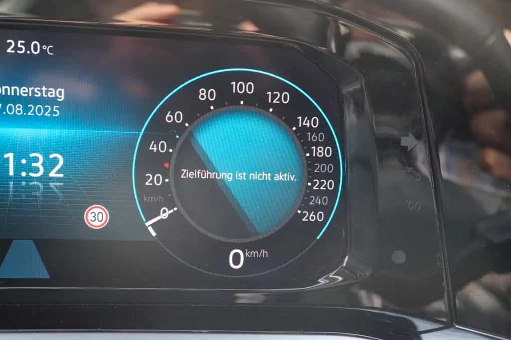 Volkswagen Golf VIII Life*LED*PDC*NAVI*SHZ*DIGITAL COCKPIT* 03/2020-photo-25