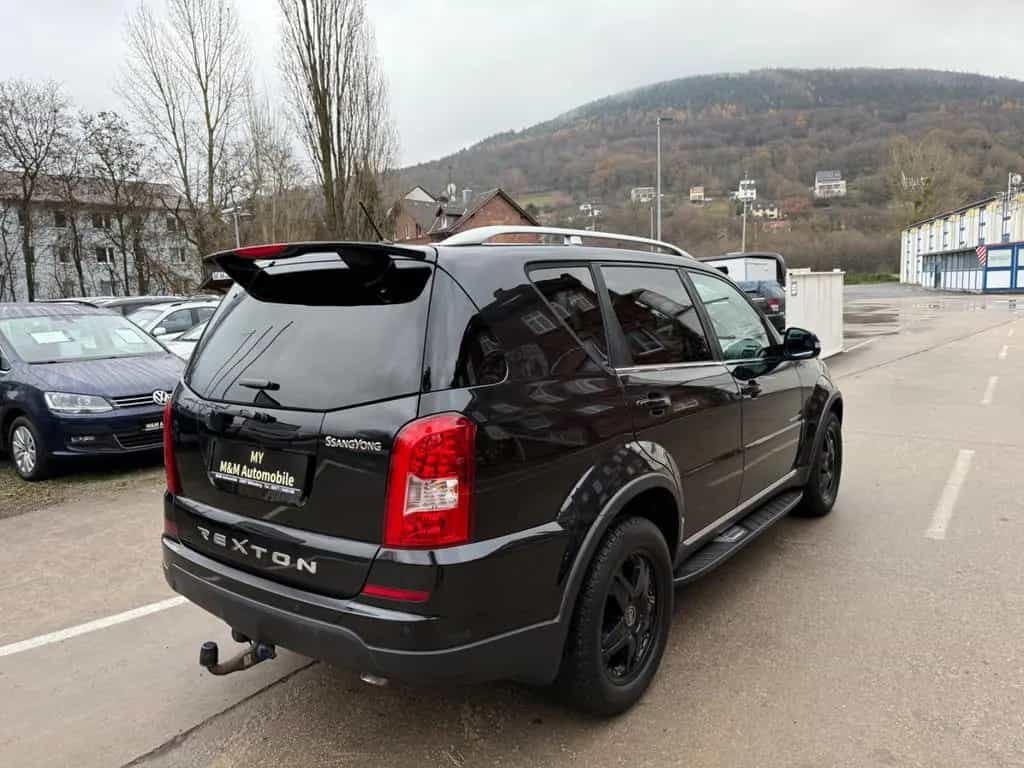 Ssangyong REXTON W 2.0 4WD/Leder/Navi/Standheizung/AHK2.6T 02/2015-photo-4