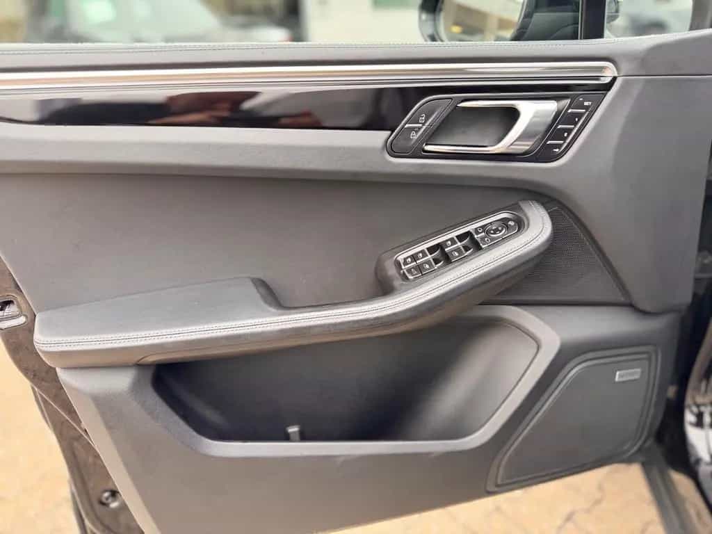 Porsche Macan S 01/2021-photo-12
