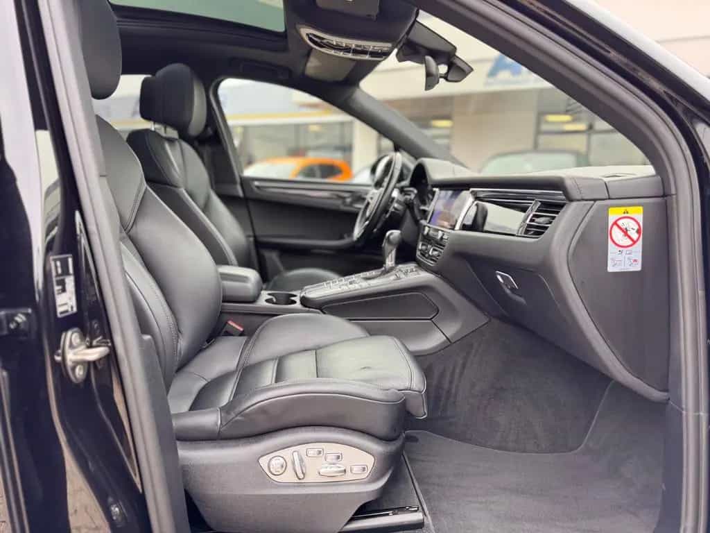 Porsche Macan S 01/2021-photo-21