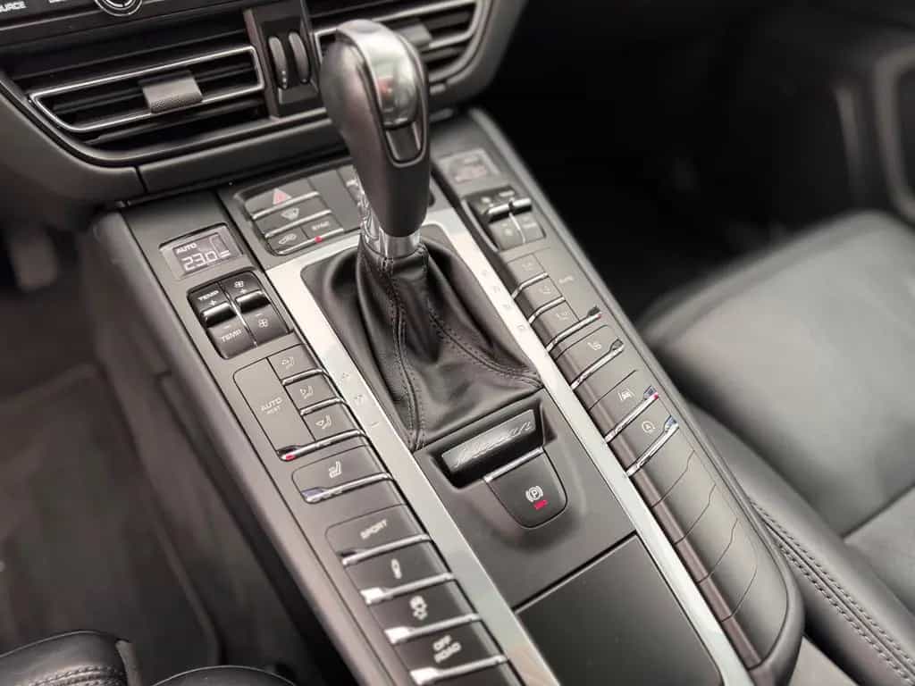 Porsche Macan S 01/2021-photo-25