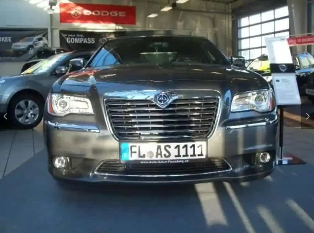 Lancia Thema Platinum 3.0 V6 Multijet *Navi*Leder*Pano* 10/2011-photo-1