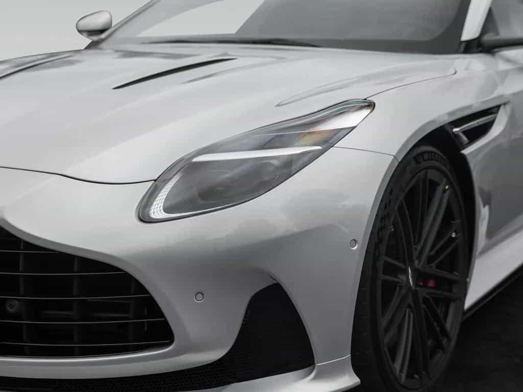 Aston Martin DB12 | Lightning Silver | Int. Duotone null-photo-15