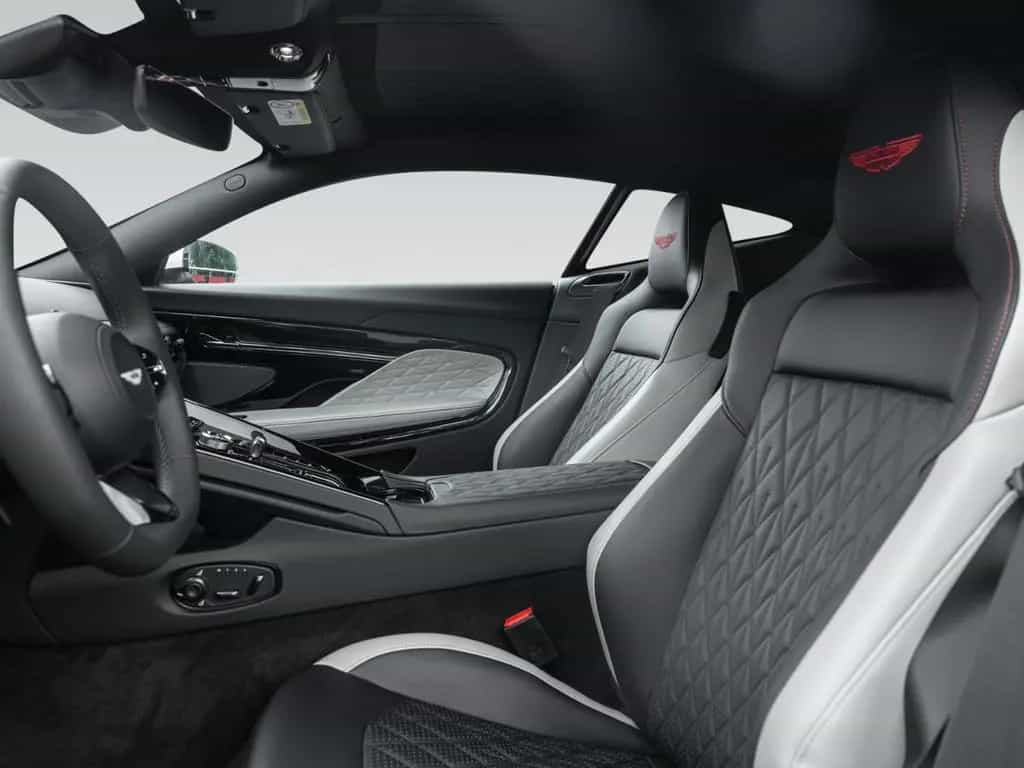 Aston Martin DB12 | Lightning Silver | Int. Duotone null-photo-19