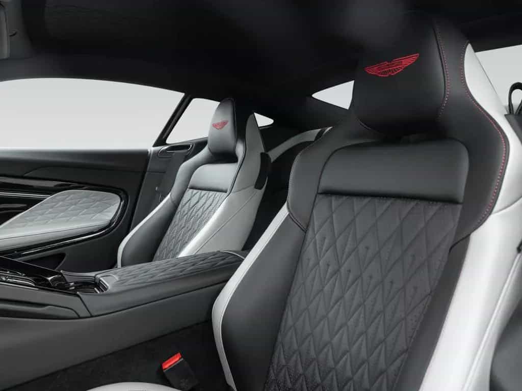 Aston Martin DB12 | Lightning Silver | Int. Duotone null-photo-21