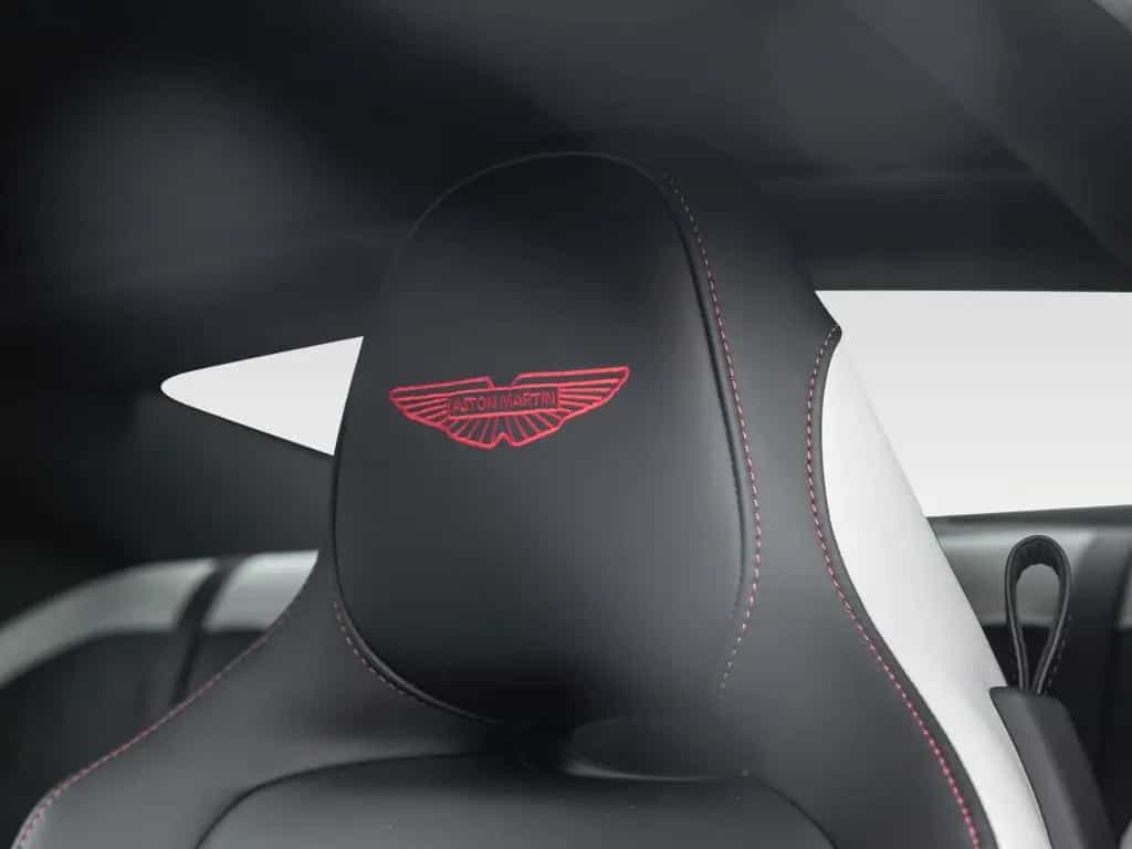Aston Martin DB12 | Lightning Silver | Int. Duotone null-photo-22