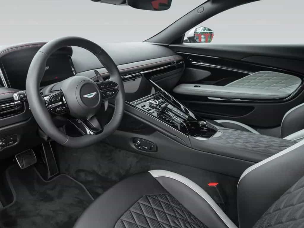 Aston Martin DB12 | Lightning Silver | Int. Duotone null-photo-23