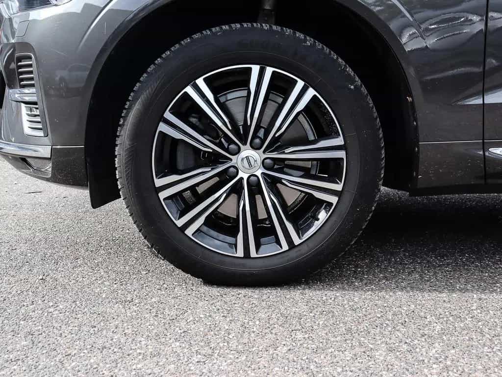 Volvo XC60 Inscription B4 2WD AHK Digitales Cockpit Me 08/2022-photo-2