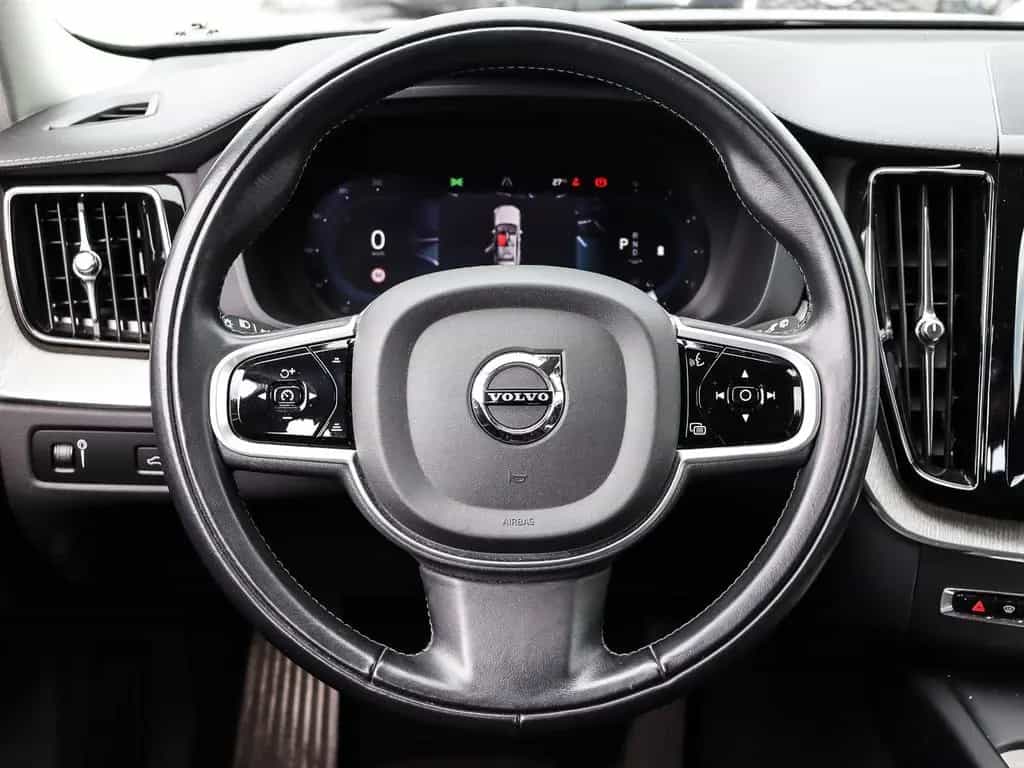 Volvo XC60 Inscription B4 2WD AHK Digitales Cockpit Me 08/2022-photo-5