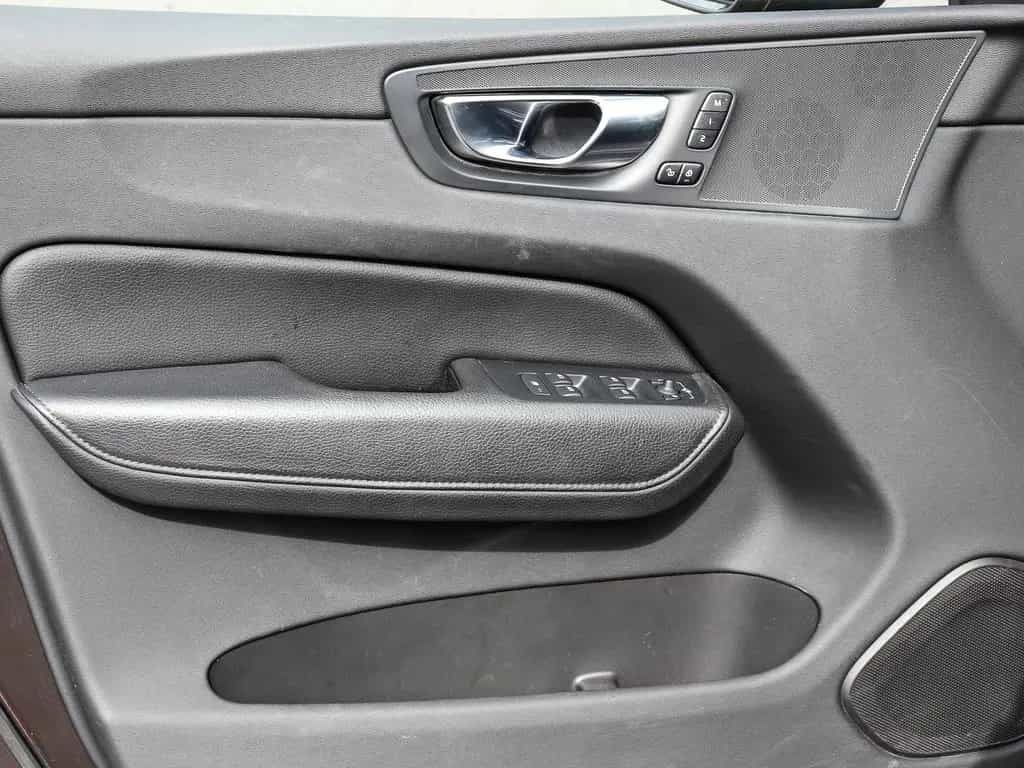 Volvo XC60 Inscription B4 2WD AHK Digitales Cockpit Me 08/2022-photo-9