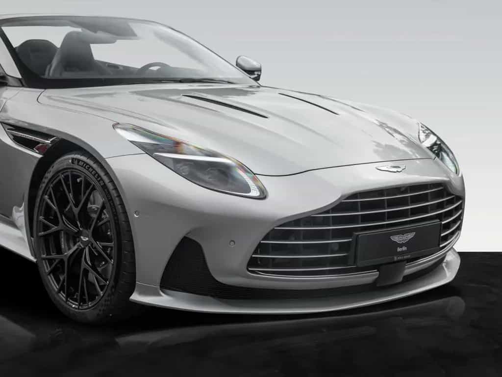Aston Martin DB12 Volante | Aluminite Silver | 21" Y-Spoke null-photo-17