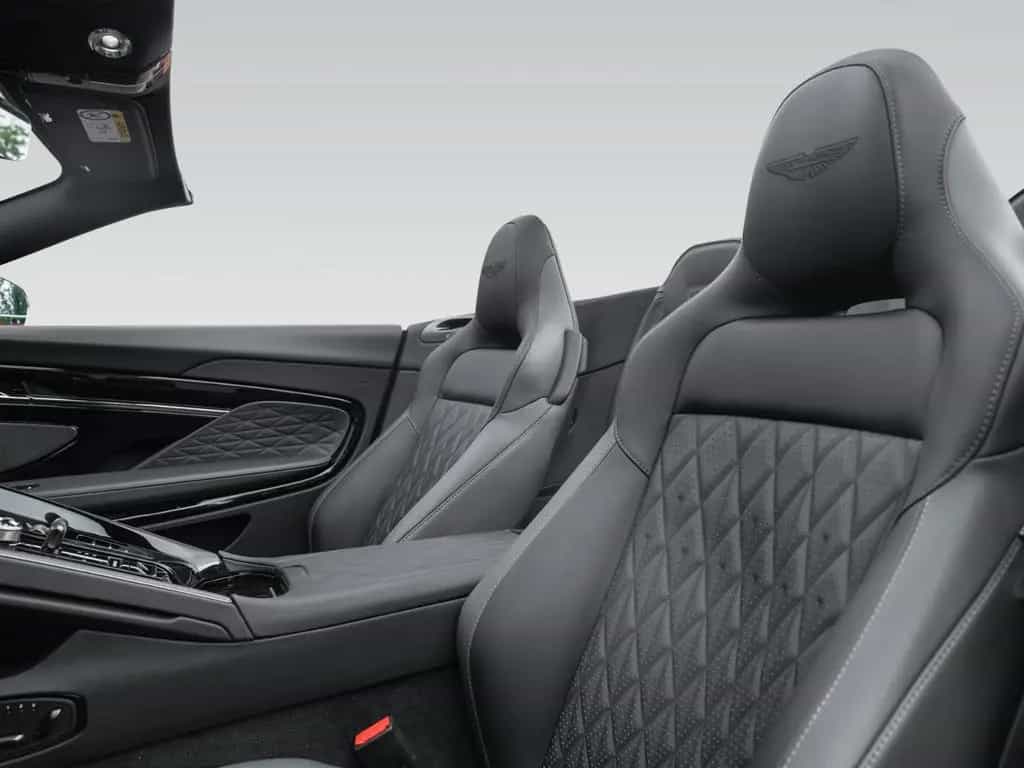 Aston Martin DB12 Volante | Aluminite Silver | 21" Y-Spoke null-photo-22