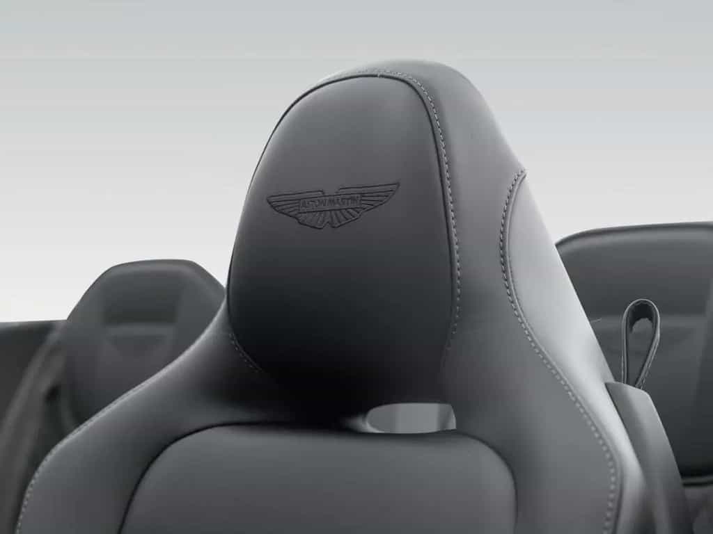 Aston Martin DB12 Volante | Aluminite Silver | 21" Y-Spoke null-photo-23