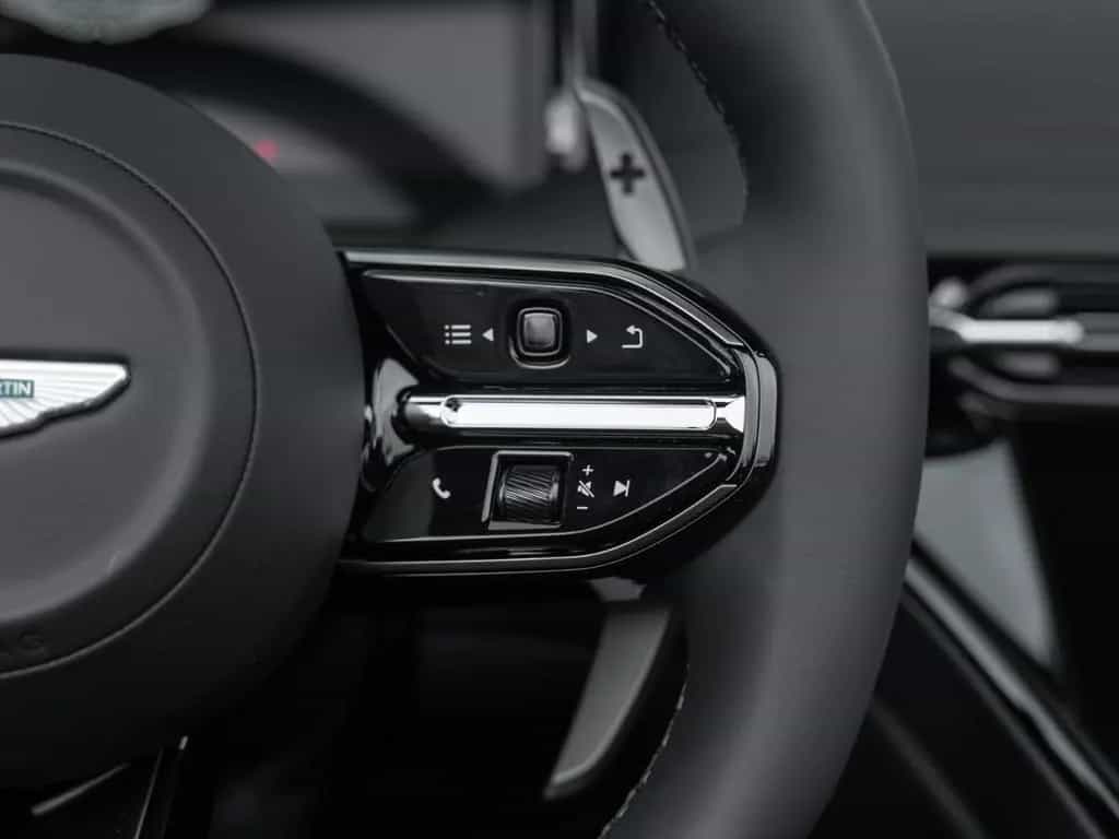 Aston Martin DB12 Volante | Aluminite Silver | 21" Y-Spoke null-photo-29