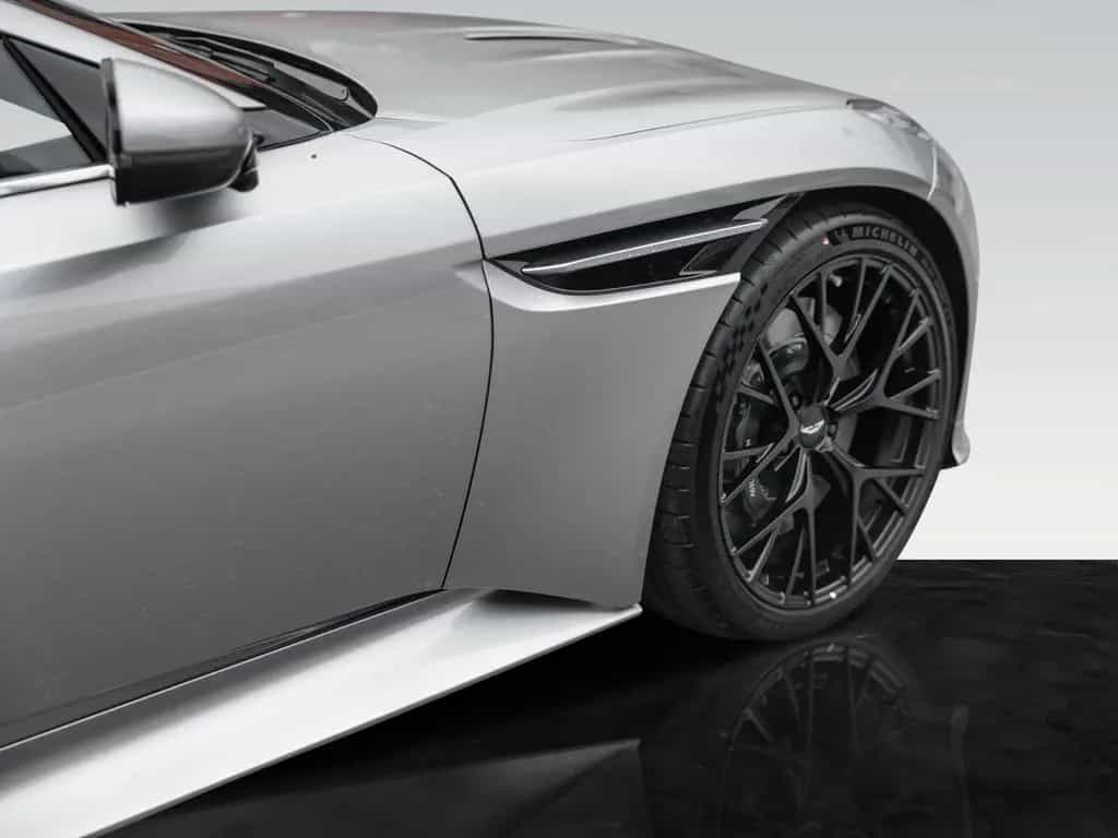 Aston Martin DB12 Volante | Aluminite Silver | 21" Y-Spoke null-photo-3