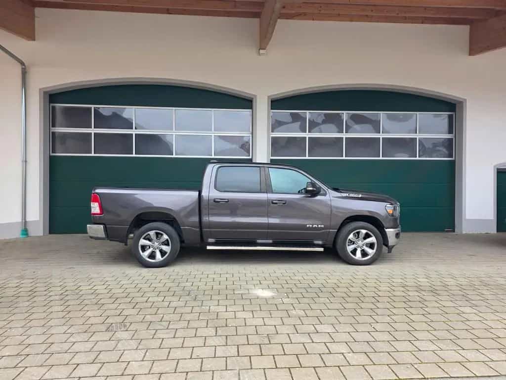 Dodge Ram 1500 LoneStar 45000km! 4X4 v8 Neu TÜV 07/2021-photo-4