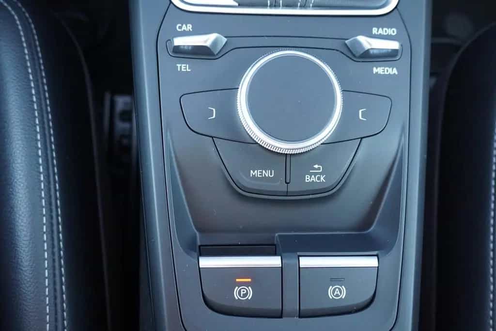 Audi Q2 2.0 TFSI Quattro S-Line LED Teilleder AHK PDC 07/2018-photo-14