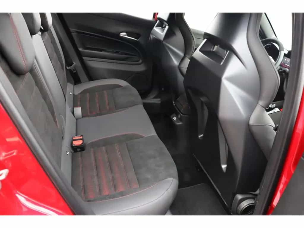 Alfa Romeo Junior IBRIDA Q4 1.2 VGT 145PS DCT6 SPORT SABELT 11/2025-photo-14