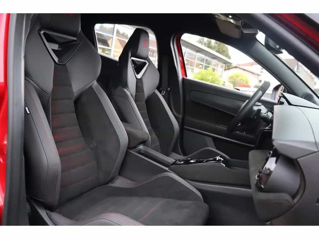Alfa Romeo Junior IBRIDA Q4 1.2 VGT 145PS DCT6 SPORT SABELT 11/2025-photo-17