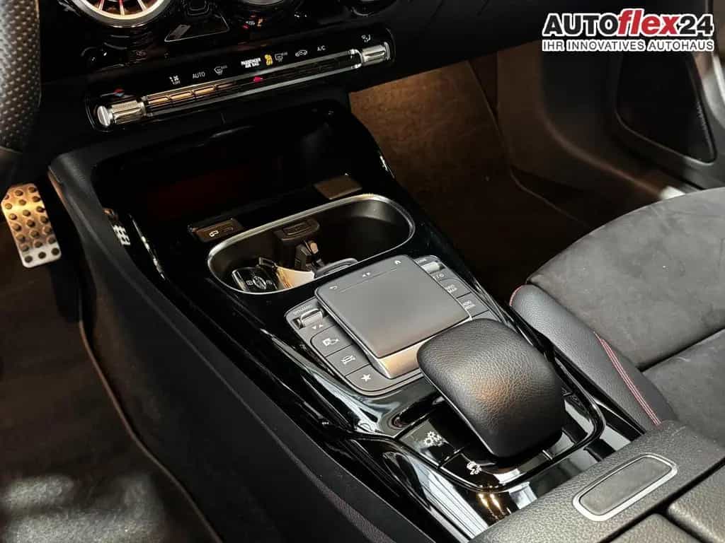 Mercedes-Benz CLA-Class Shooting Brake 35 AMG 4Matic NiPa AHK Na... 03/2020-photo-17