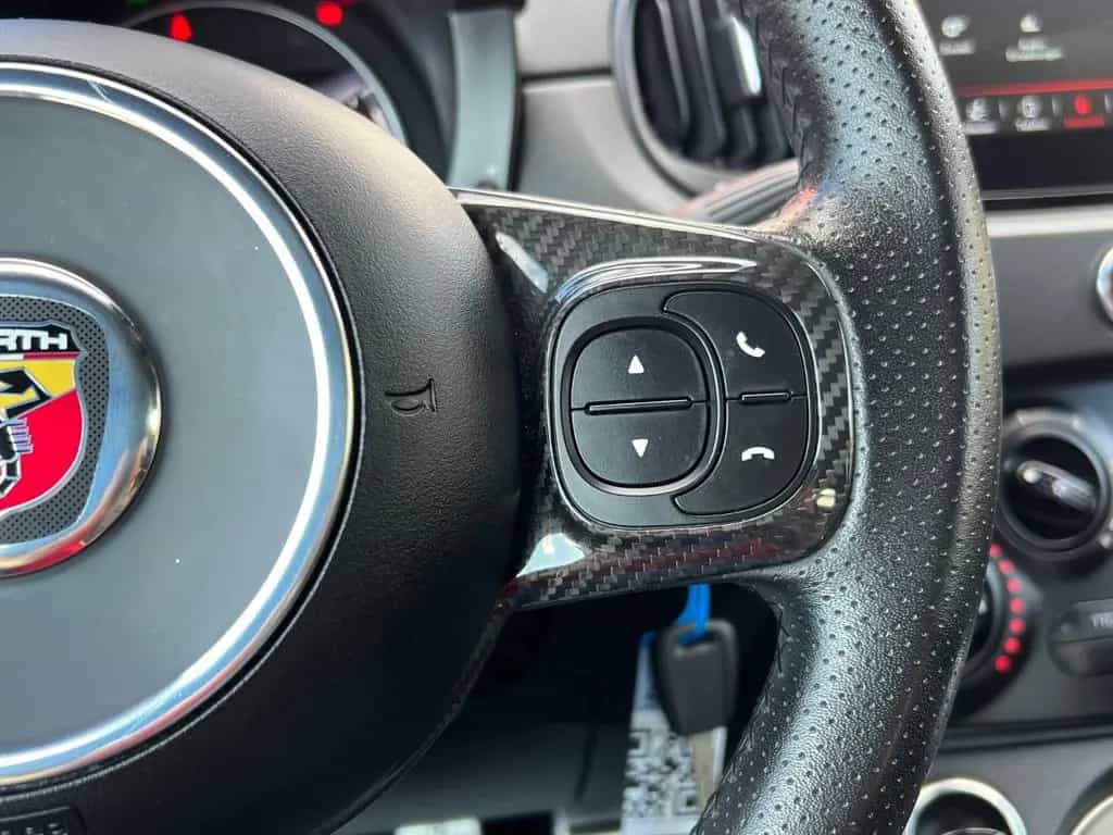 Abarth 695 1.4 T-Jet*SCHALENSITZE*ALCANTARA*CARPLAY* 09/2022-photo-13