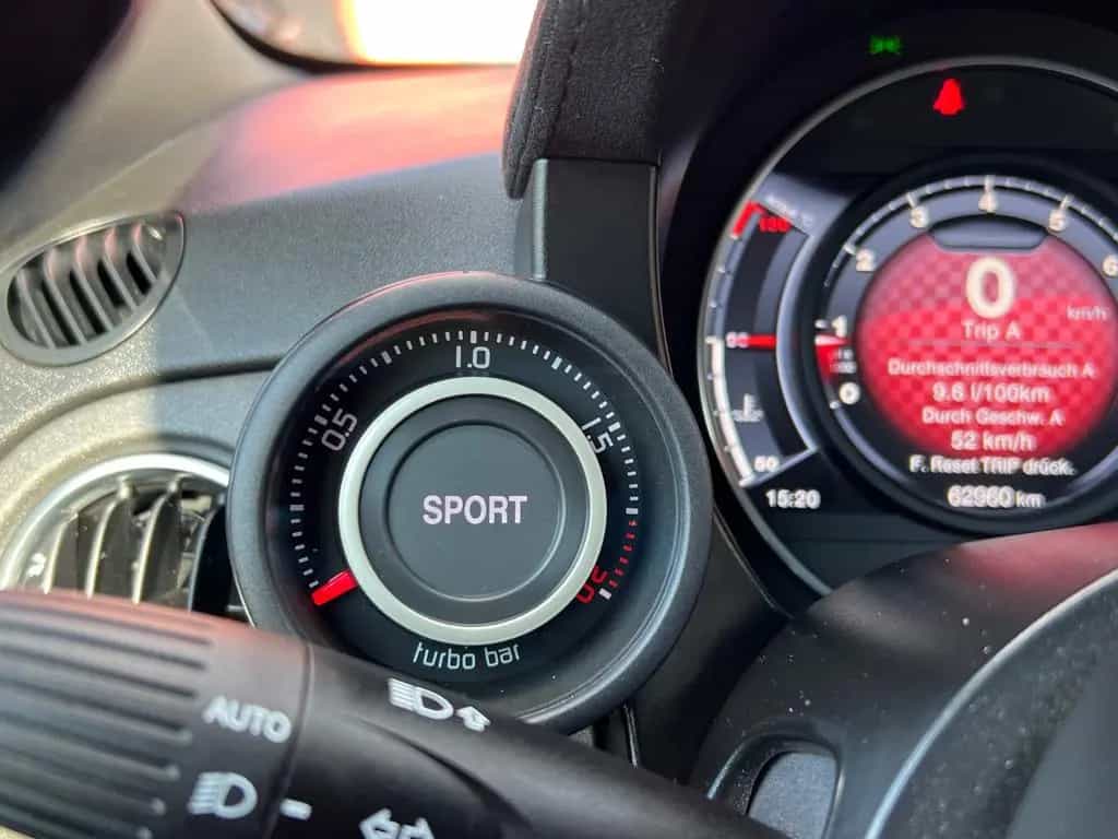 Abarth 695 1.4 T-Jet*SCHALENSITZE*ALCANTARA*CARPLAY* 09/2022-photo-9